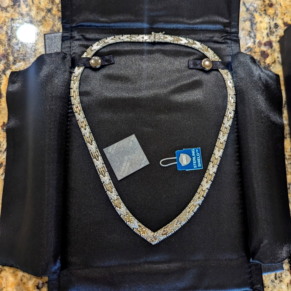 New in box Italian Link Necklace and Bracelet set